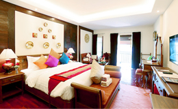 DELUXE ROOM